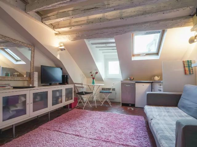 Location Appartement Rue Pavée, Paris