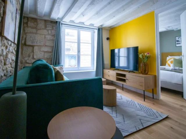 Location Appartement Rue Pavée, Paris