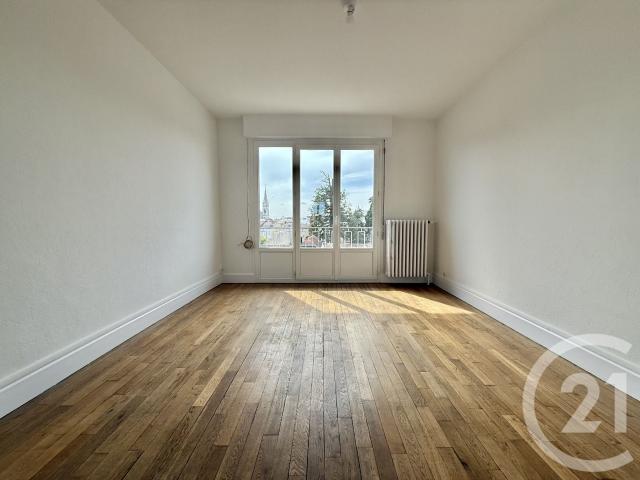 Location Appartement Rue Pape Carpentier, Moulins