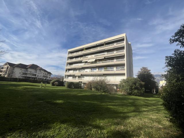 Location Appartement Rue Pasteur, Gières