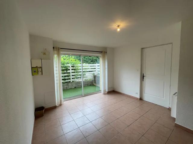 Location Appartement Rue Pasteur, Sathonay Camp