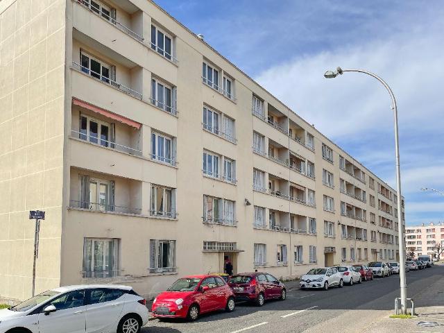 Location Appartement Rue Pégoud, Décines Charpieu