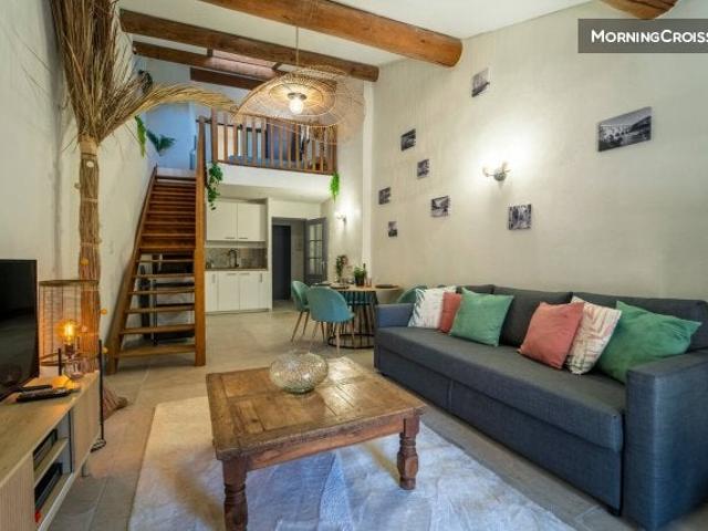 Location Appartement Rue Pélisserie, Uzès