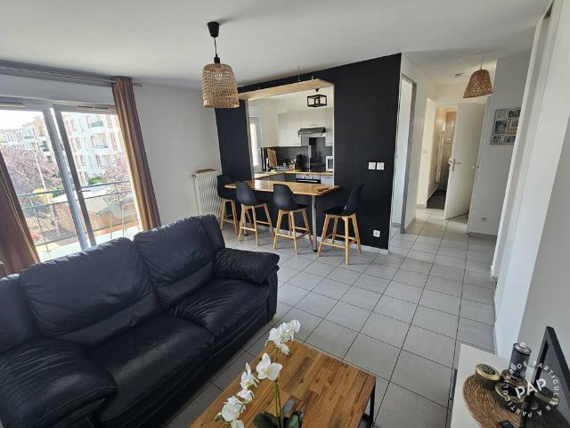 Location Appartement Rue Père André Jarlan, Évry
