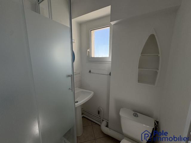 Location Appartement Rue Père Robert, Caen