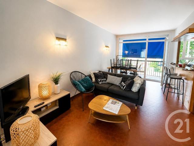 Location Appartement Rue Persoz, Villeurbanne