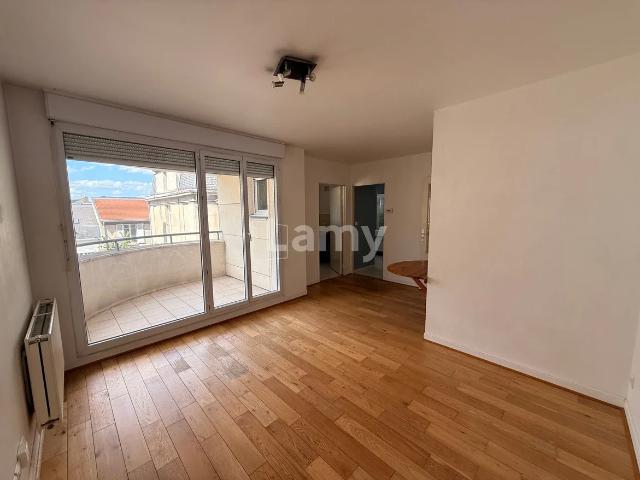 Location Appartement Rue Perseval, Reims