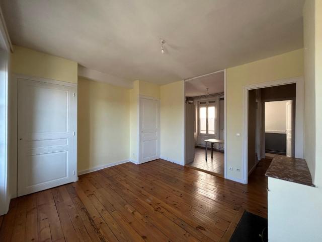 Location Appartement Rue Philibert Mottin, Feurs