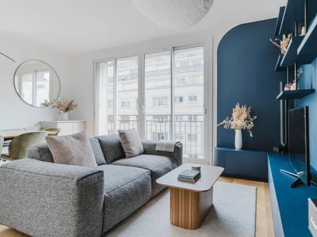 Location Appartement Rue Philibert Delorme, Paris