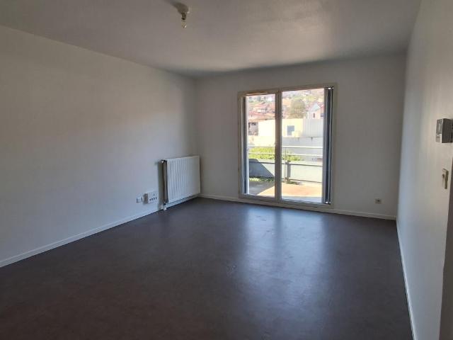 Location Appartement Rue Pierre Mendès France, Fures