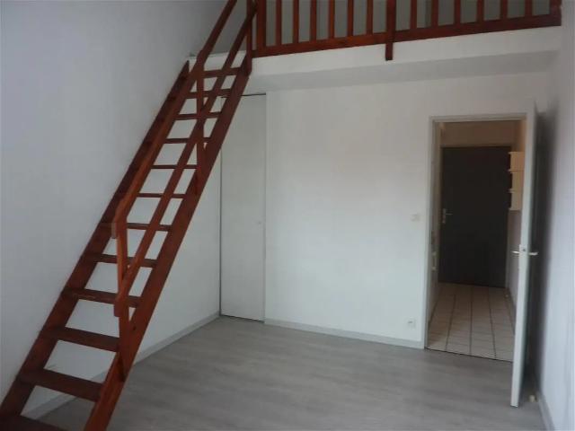 Location Appartement Rue Pierre Barneron, Valence