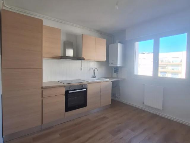 Location Appartement Rue Pierre Brossolette, Limoges