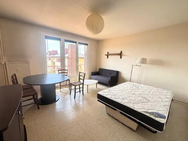 Location Appartement Rue Pierre de Coubertin, Alençon