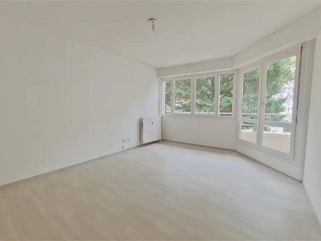 Location Appartement Rue Pierre de Coubertin, Poitiers