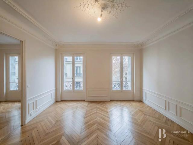 Location Appartement Rue Pierre Demours, Paris