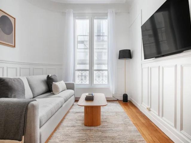 Location Appartement Rue Pierre Demours, Paris
