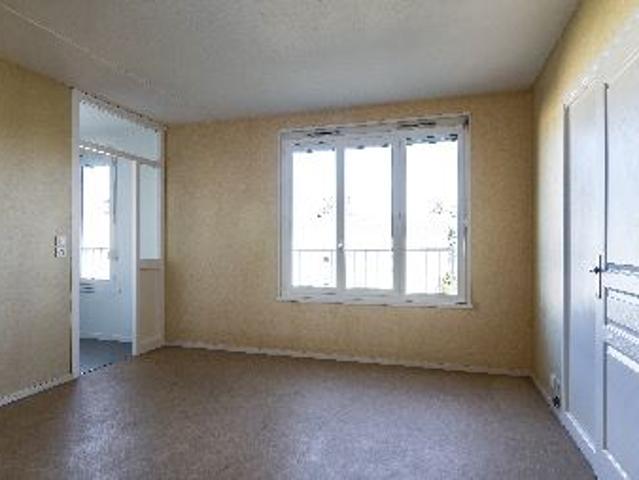Location Appartement Rue Pierre et Marie Curie, Le Blanc