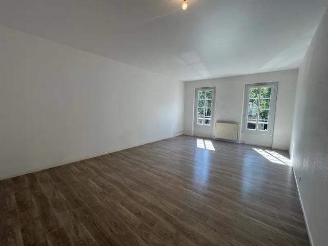 Location Appartement Rue Pierre Esquilat, Albi