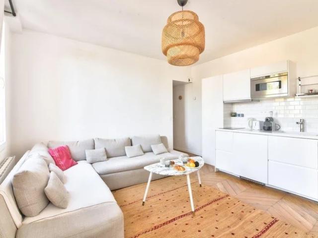 Location Appartement Rue Pierre Fontaine, Paris