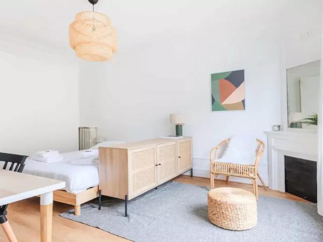 Location Appartement Rue Pierre Guérin, Paris