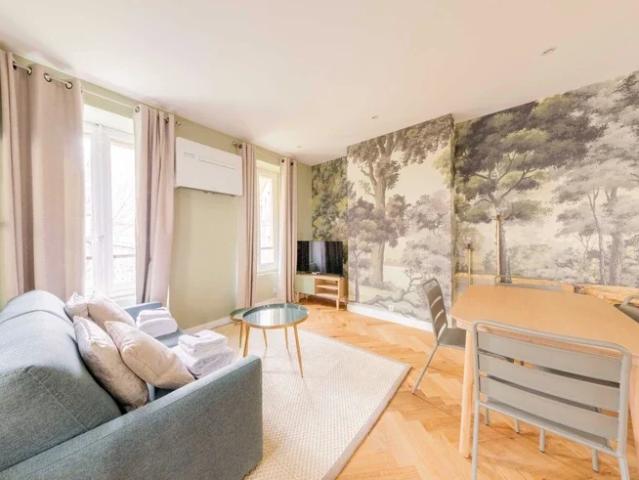Location Appartement Rue Pierre Leroux, Paris