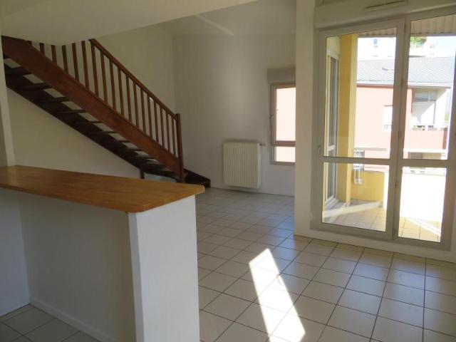 Location Appartement Rue Pierre Semard, Grenoble