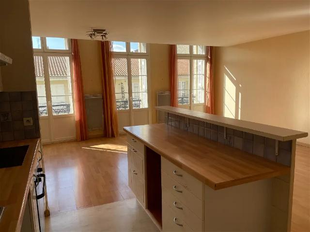 Location Appartement Rue Pierre Toufaire, Rochefort
