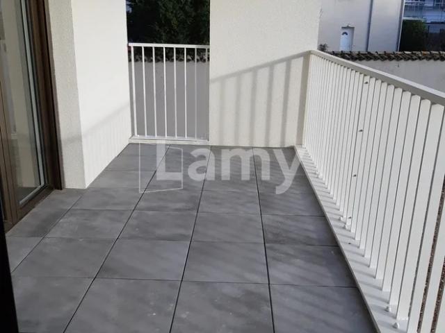 Location Appartement Rue Pierre Valdo, Lyon