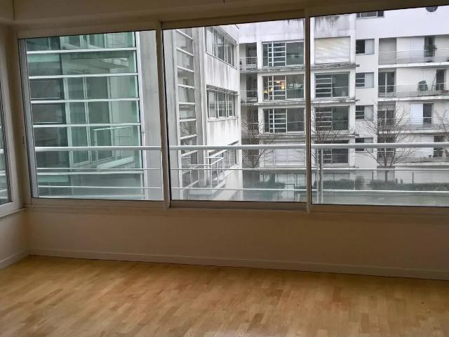 Location Appartement Rue Pierre Villey, Paris
