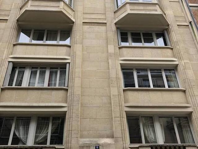 Location Appartement Rue Quentin Bauchart, Paris