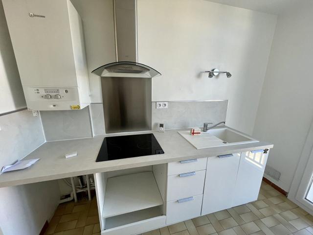 Location Appartement Rue Rouget de Lisle, Nîmes