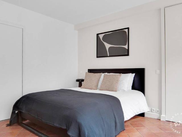 Location Appartement Rue Rousselet, Paris