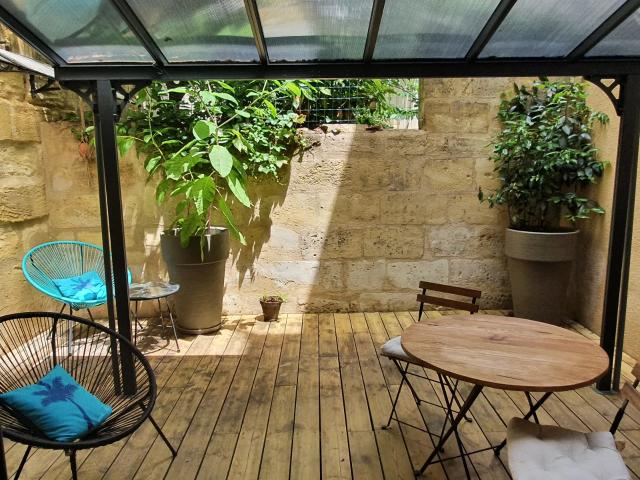Location Appartement Rue Robert Caumont, Bordeaux