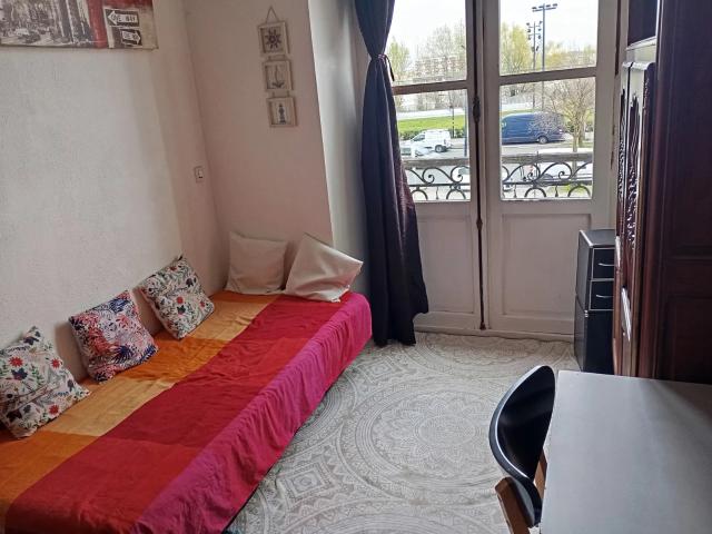 Location Appartement Rue Robert Caumont, Bordeaux