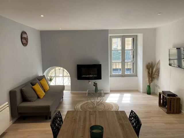 Location Appartement Rue Robert Caumont, Bordeaux