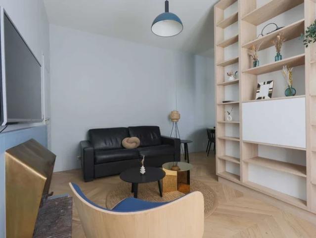 Location Appartement Rue Robert Estienne, Paris