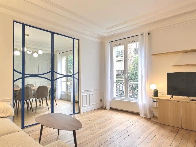 Location Appartement Rue Robert Planquette, Paris