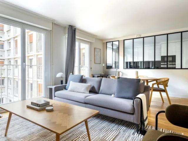 Location Appartement Rue Roger Bacon, Paris