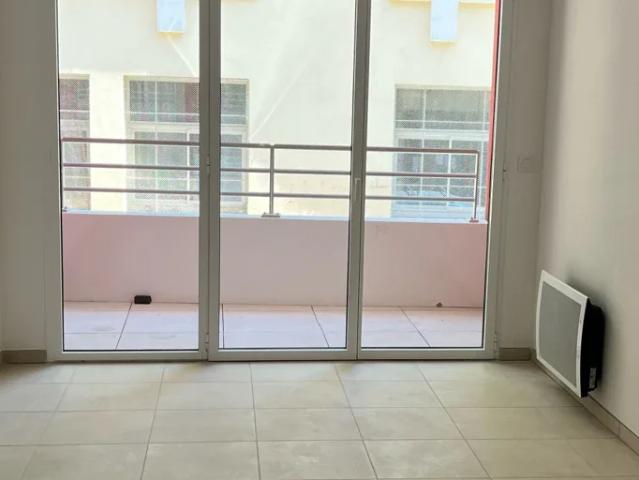 Location Appartement Rue Roger Mathurin, Marseille