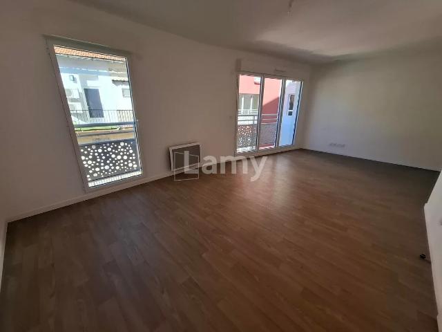 Location Appartement Rue Roger Mathurin, Marseille