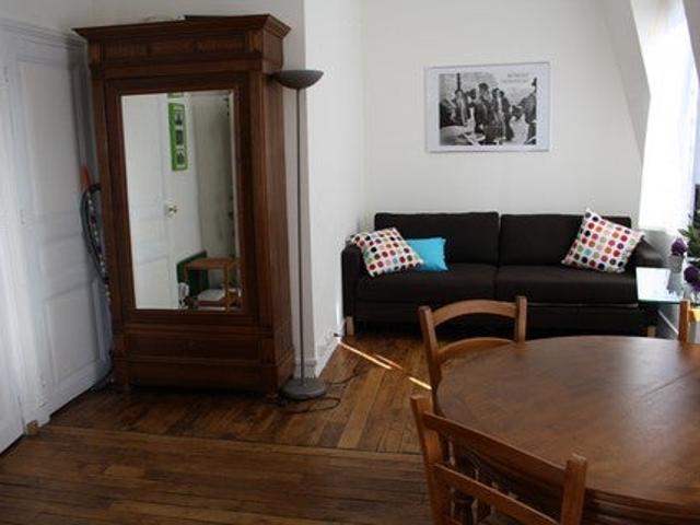 Location Appartement Rue Rollin, Paris