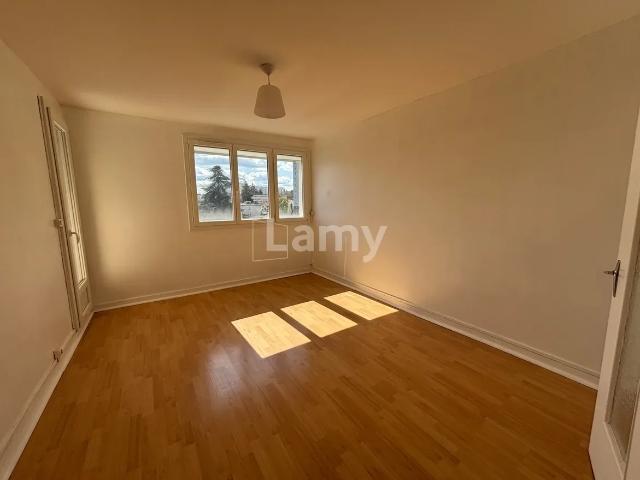 Location Appartement Rue Raymond Bougeot, Chenôve