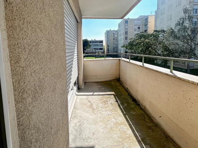 Location Appartement Rue Raymond Poincaré, Reims