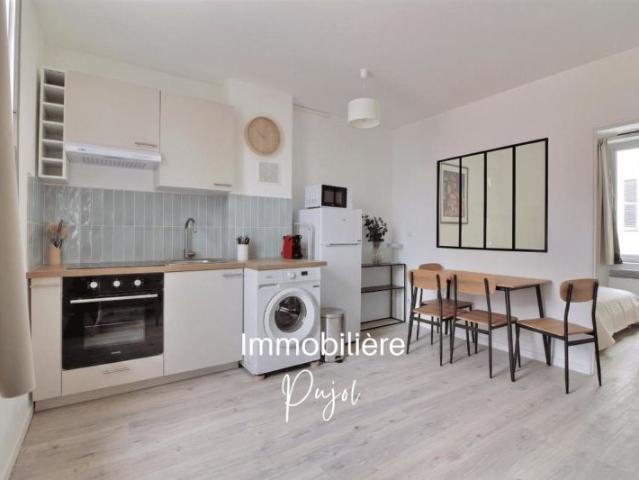 Location Appartement Rue Raymond Roux, Marseille