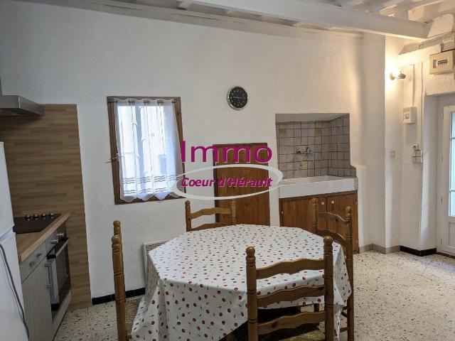 Location Appartement Rue Rabelais, Péret