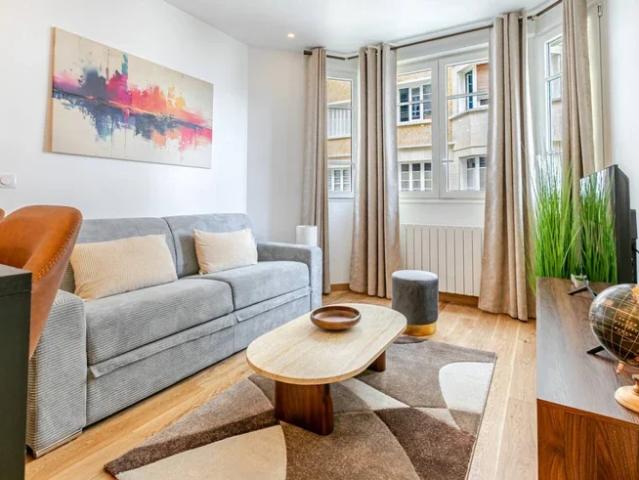 Location Appartement Rue Raffet, Paris