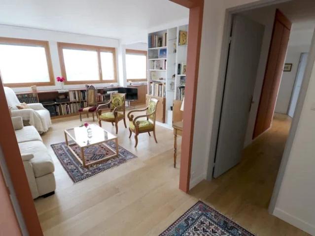 Location Appartement Rue Rébeval, Paris