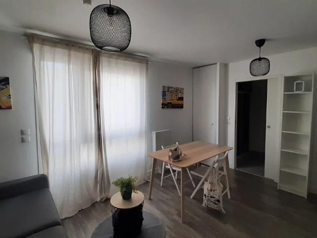 Location Appartement Rue Rémi Belleau, Talence