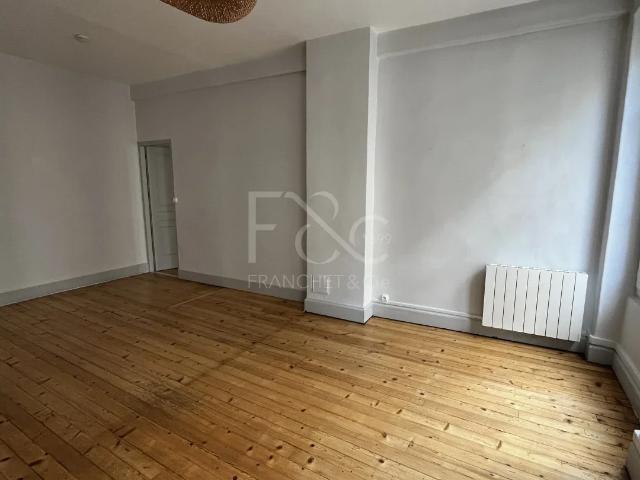 Location Appartement Rue Renan, Lyon