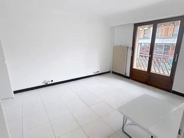 Location Appartement Place Jean Deffaugt, Annemasse